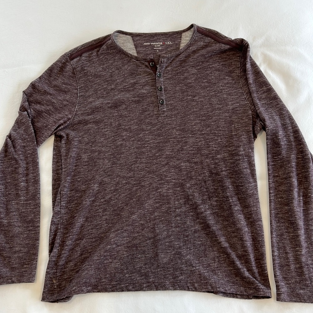Large. Few wears. Great condition.